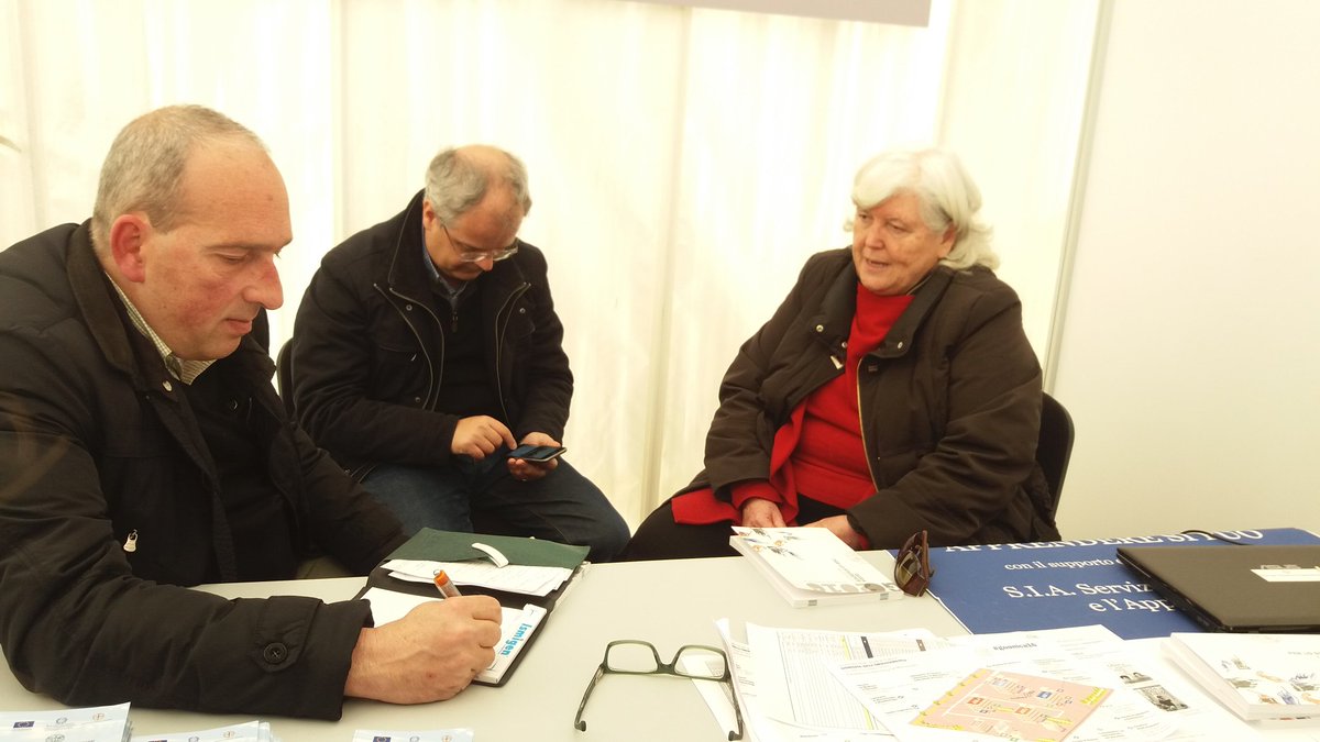 Giuliecca's tweet photo. Seguiamo l'intervista con il #Rettore di @univca @UnioneSarda @ScComUnica 
#gounica16 https://t.co/obnXi4pX5P