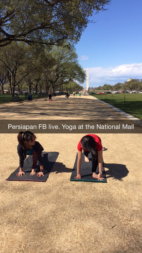 .<a href="/rinimarwini/">rini marwini</a> mengajar kelas yoga di berbagai studio, salah satunya lightofdayyoga.com miliknya <a href="/voaindonesia/">VOA Indonesia</a>