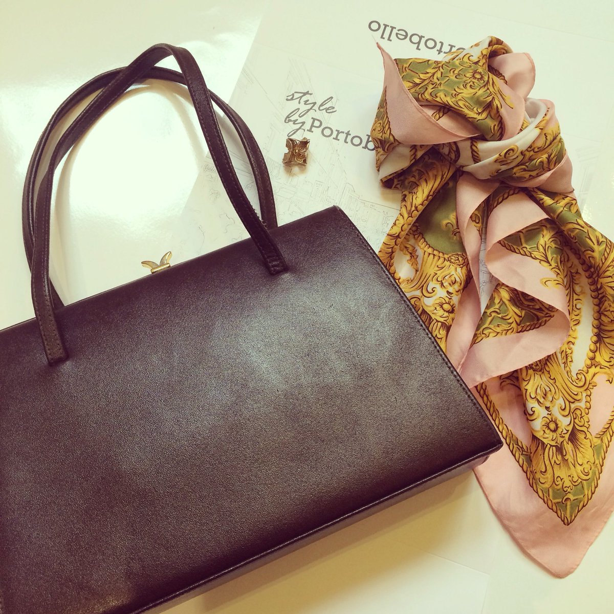 stylebybello's tweet photo. Recent #BelloBox. #vintage #accessories #bag #scarf #brooch #pogomkt #unboxing #subscriptionbox #vintagefinds #style https://t.co/GpMv3WS4Pf