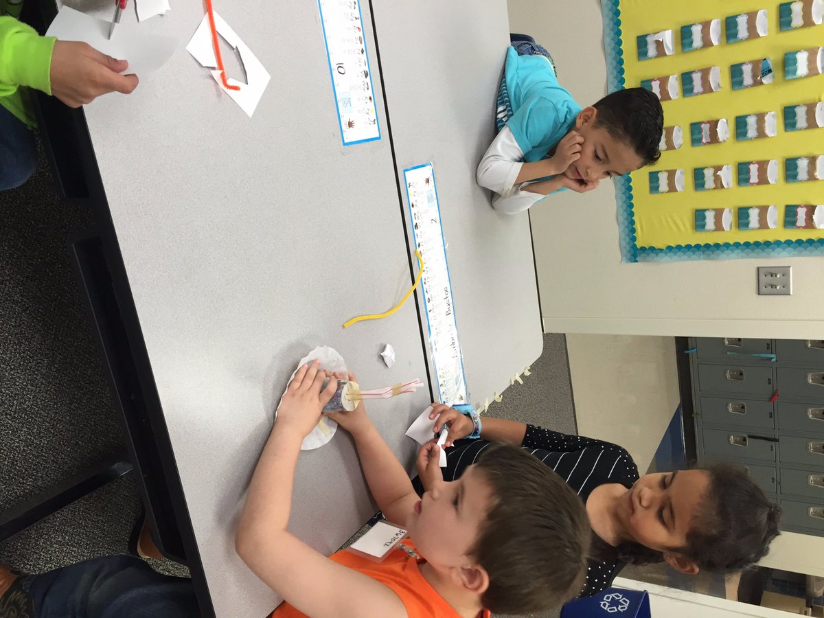 MendenhallFirst's tweet photo. Inventing things just like Benjamin Franklin! #mendenhalllearns https://t.co/JOH7yYm7V1