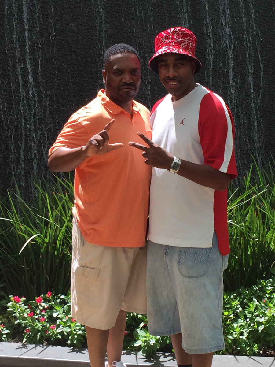Bobeq7140's tweet photo. Killing Las Vegas with my best friend https://t.co/qU1mpfTNjW