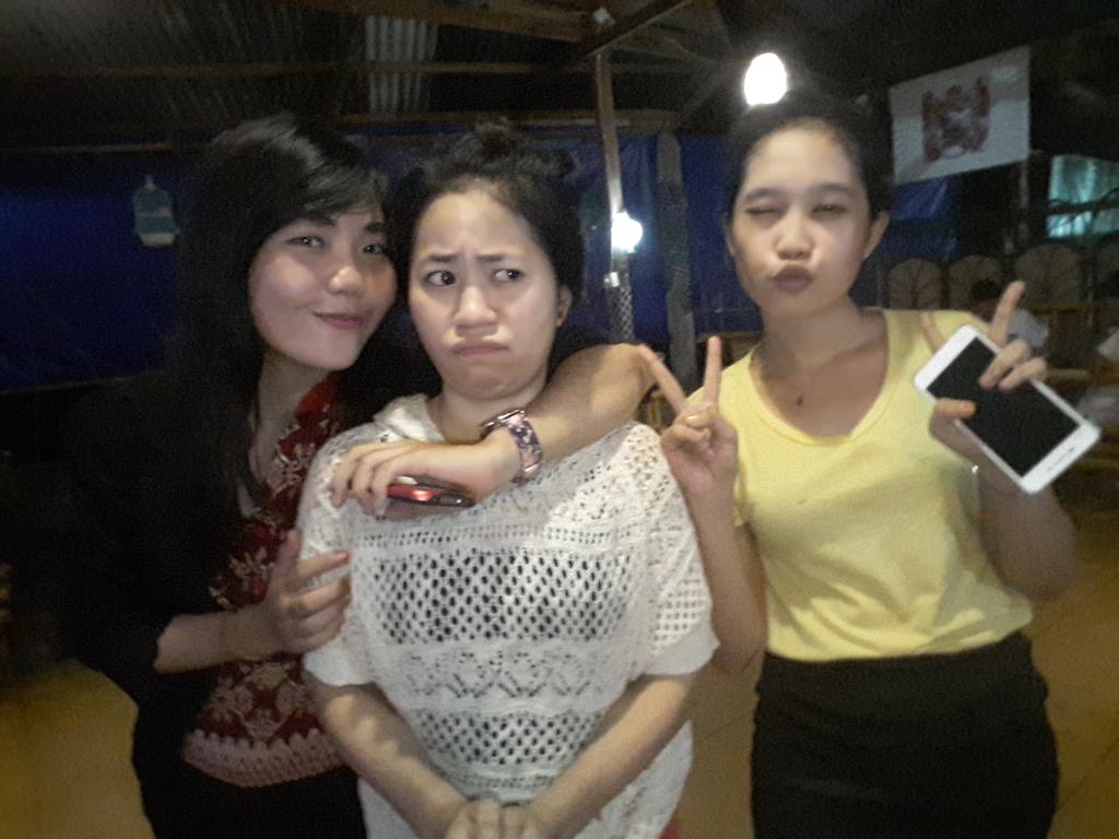 ChicasGowa's tweet photo. Happy birthdays chicas itha 20th panjang umur, murah rejeki, slalu dlm rahmatnya, sehat slalu, amin lokasi BASECAMP https://t.co/kCXOd40TCo