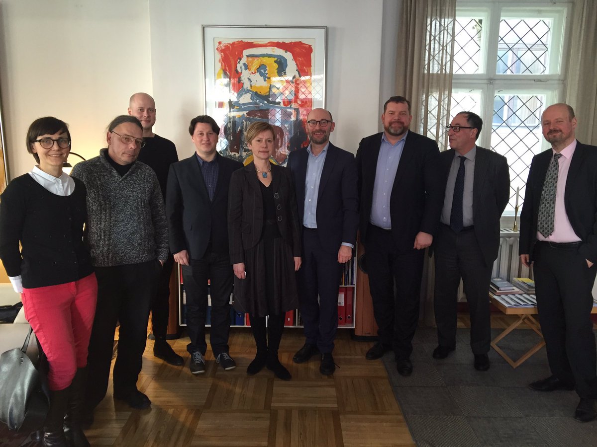 Thx f discussion at DKembassy on news/media in LV f Russian language audiences <a href="/meduza_en/">Meduza in English</a> <a href="/spektronline/">Спектр</a> <a href="/LatvijasTV/">Latvijas Televīzija</a>