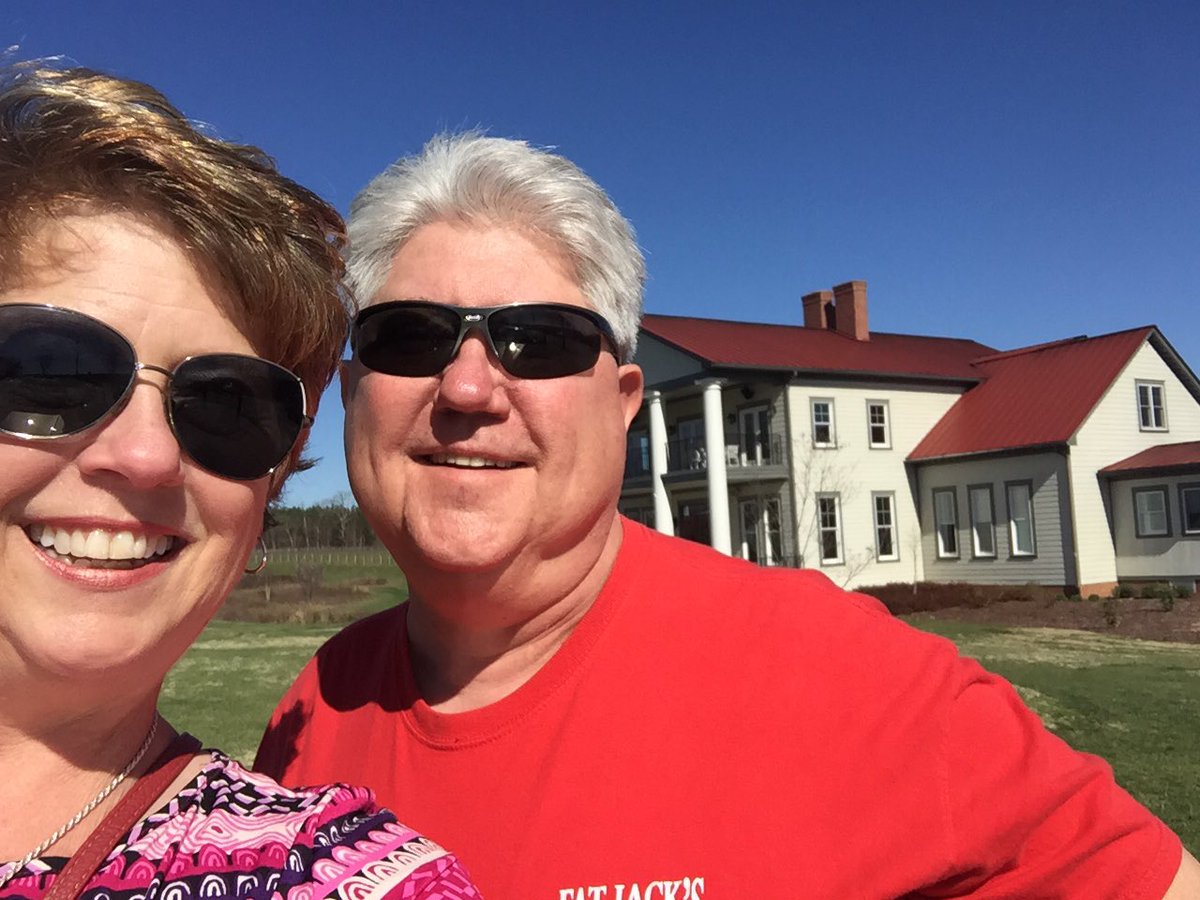 BirdiesPimento's tweet image. @RosemontofVA all stocked up for the #weekend #birdiespc #vafun #vawine