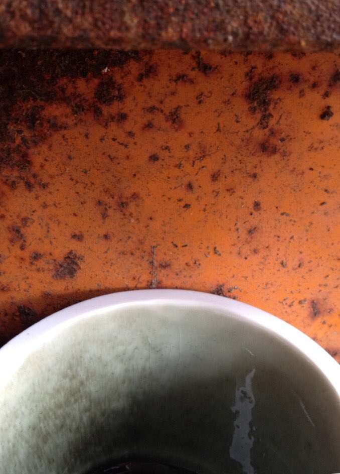 The rusted metal really shows off the glaze of this piece. 3rd photo of #oneproduct5ways <a href="/yeshen/">申冶 Shenye</a> <a href="/CraftsCouncilUK/">Crafts Council UK</a>