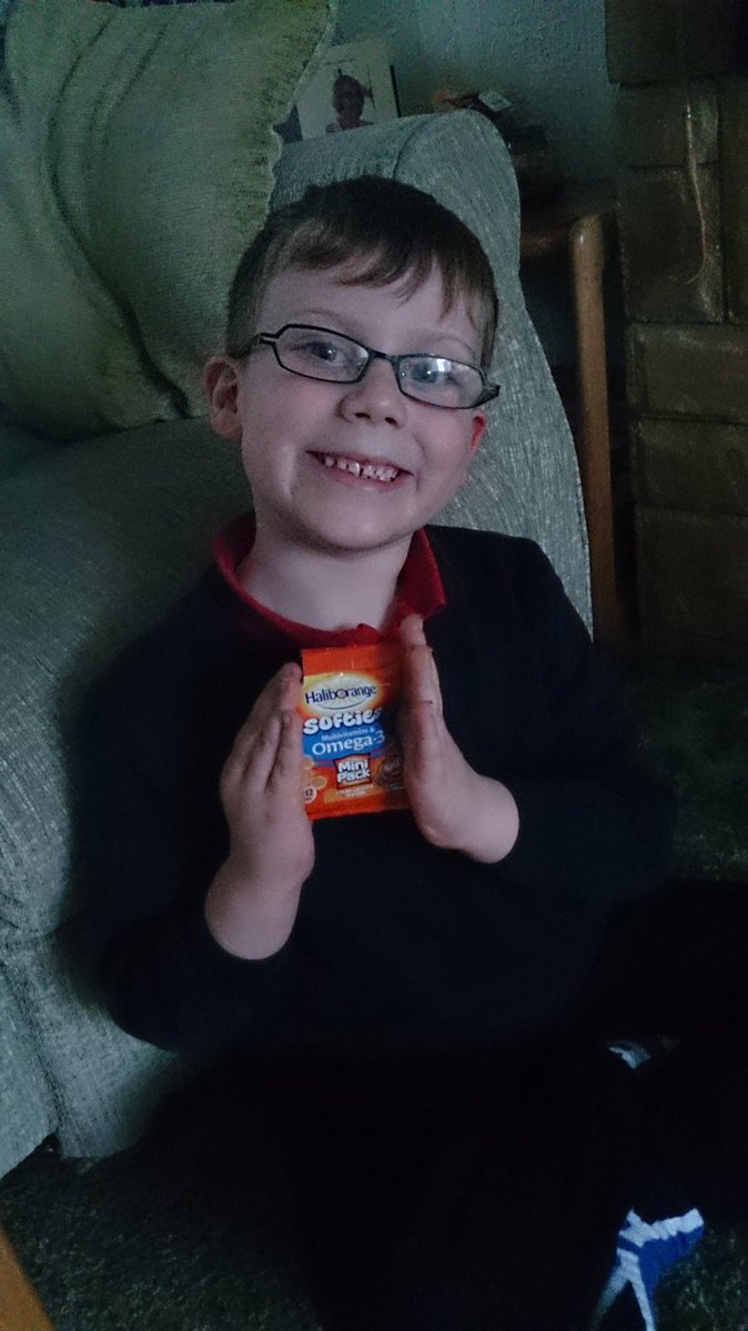 jenstarzie's tweet photo. @JoinTrybe @HaliborangeUK Loving his new vitamin softies! 👍 from us #LetKidsShine https://t.co/ckcpaDF90b