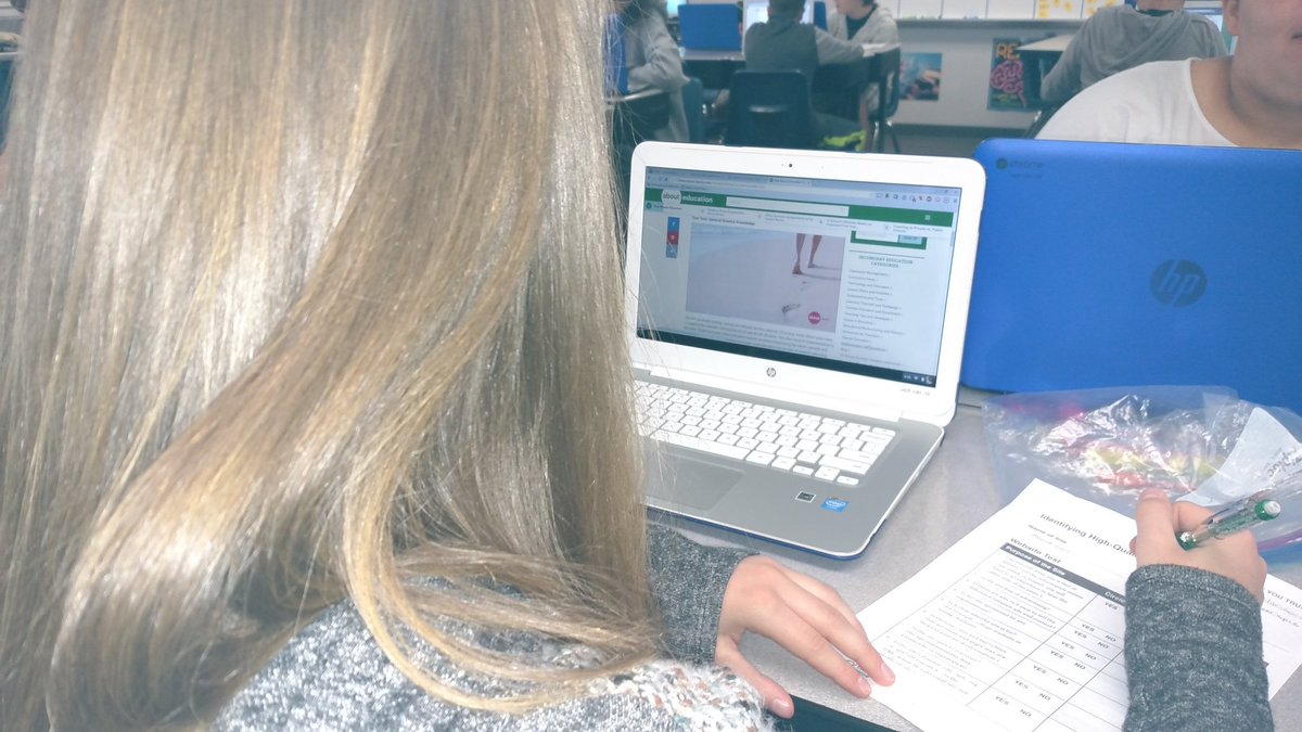 LAteacherHCP's tweet photo. Ss are evaluating sites to see if they are high-quality, credible and trustworthy! #commonsensemedia #lusded https://t.co/CLHtdTss1A