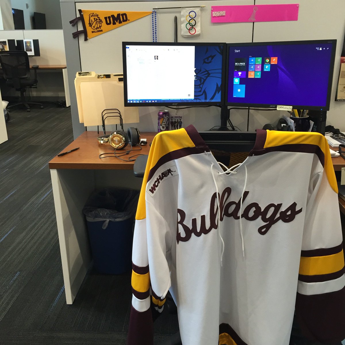 karahille's tweet photo. When you've got work till 4 &amp; @TheNCHC #FrozenFaceoff at 4:30. #oldpatch #godogs https://t.co/NI7p2v4b2p
