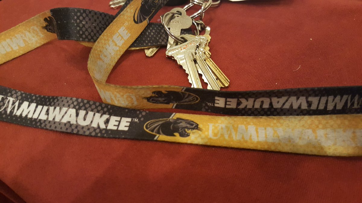 AMA_Collegiate's tweet image. LOST KEYS: set of car keys with a Milwaukee lanyard on them! Please grab your keys at the registration table #AMAICC