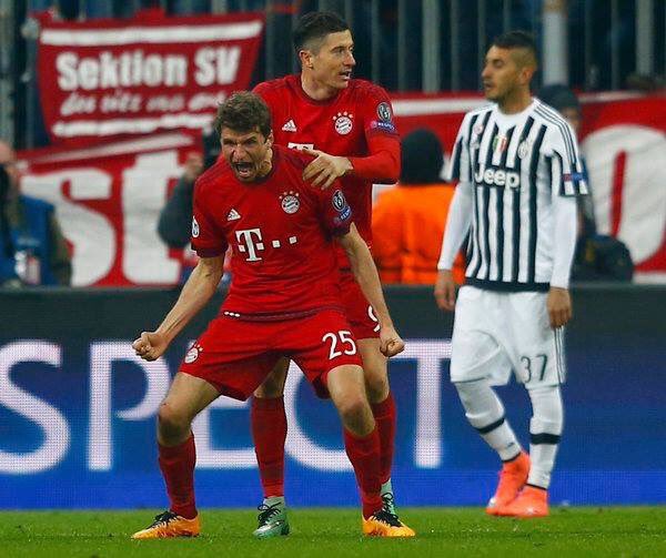 Footballtweet's tweet photo. "He said he will cut off our 'balls' if we lose." - Thomas Müller on what Pep Guardiola said to Bayern at halftime. https://t.co/npOhosa6Ct