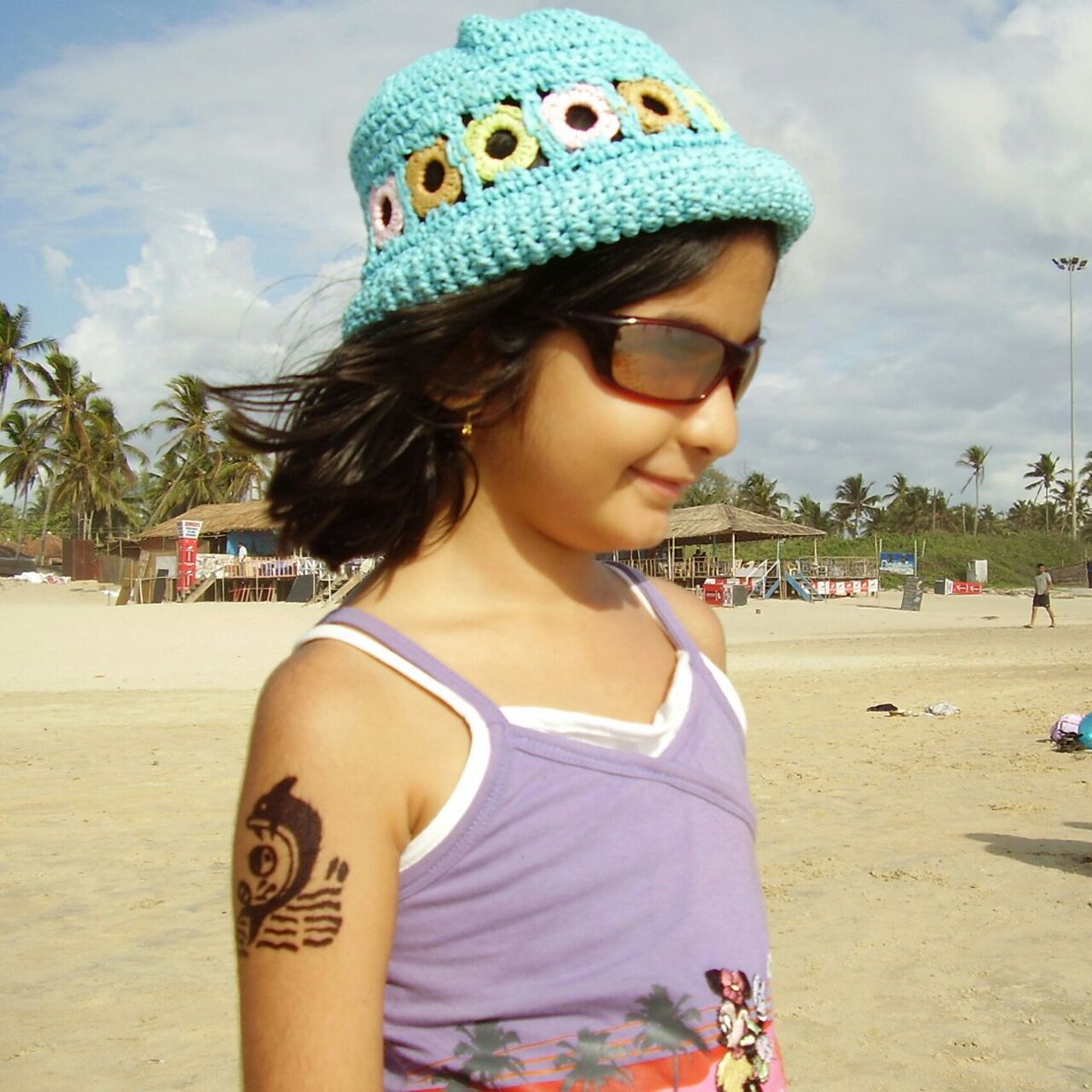 These adorable childhood pictures are of your favorite star Meher from #Baalveer <a href="/anushkasen_04/">Anushka Sen</a> #FlashBackFriday