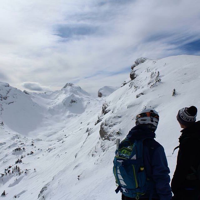 SIDDHANTTIWARI's tweet photo. this landscape makes us feel small ! 🗻👌❄️ Follow us and use #redexplorer
#yourmountain #lifeofadventure #POLERFR #… https://t.co/SkJITM1LXL