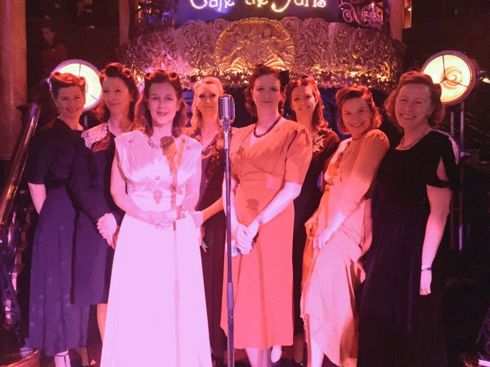 HodderNonFic's tweet photo. Beautiful Hodder ladies at #HodderBlitz last night! #somanyvictoryrolls https://t.co/iKVhggN4AM