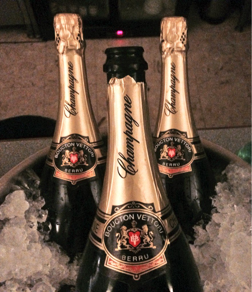 .@botanistlondon @WalesPoloTeam <a href="/LDNCaviarClub/">London Caviar Club</a> <a href="/OSPREYLONDON/">OSPREY LONDON</a> Getting ready for the week-end! Happy #ChampagneFriday!