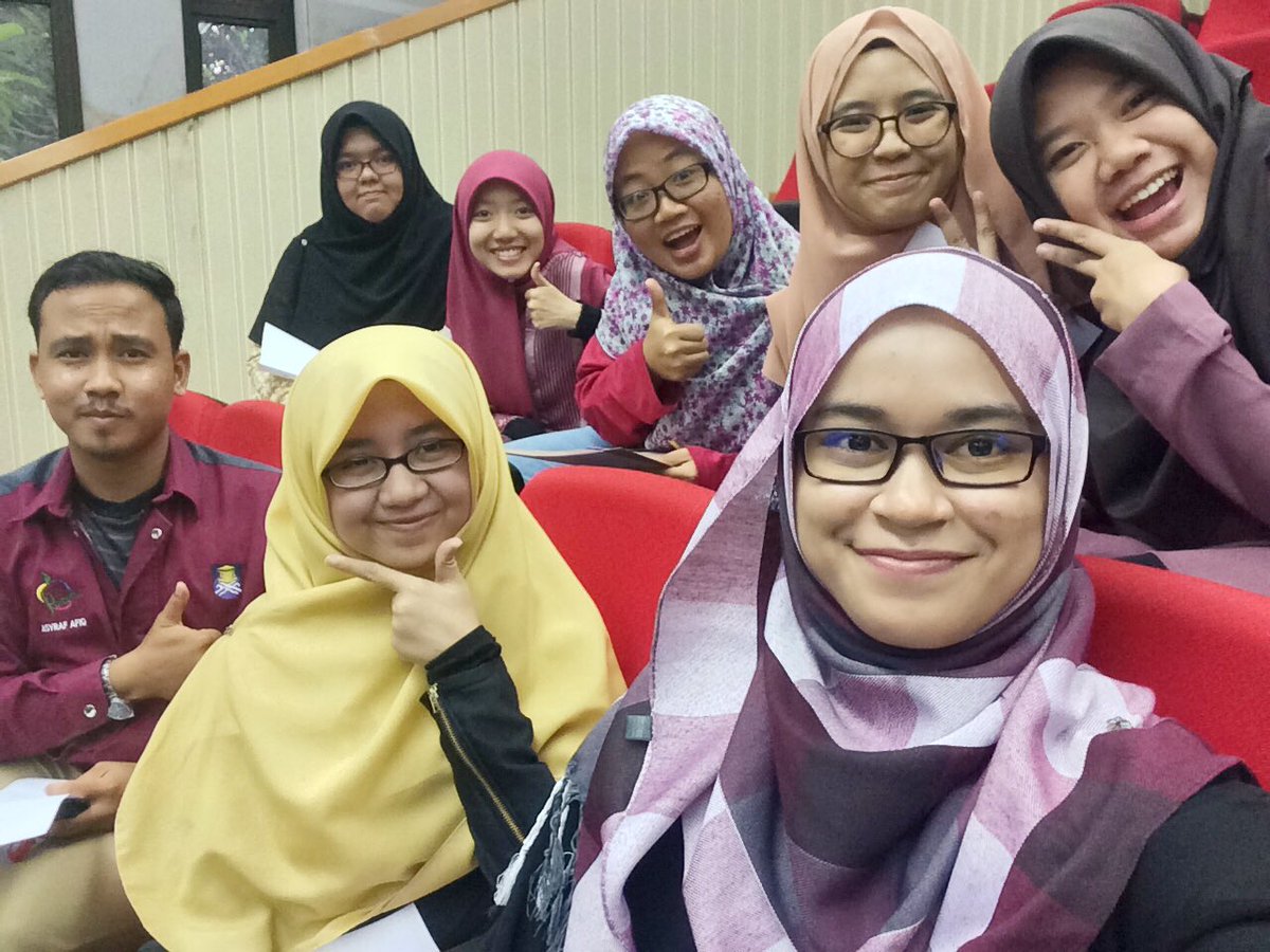 asyrafaafiq's tweet photo. Watikah yang kumiliki kan kusemat di hati

Janjiku pada pertiwi untuk menabur bakti

#PERTEMA #MajlisWatikah https://t.co/IzVhoThyhs