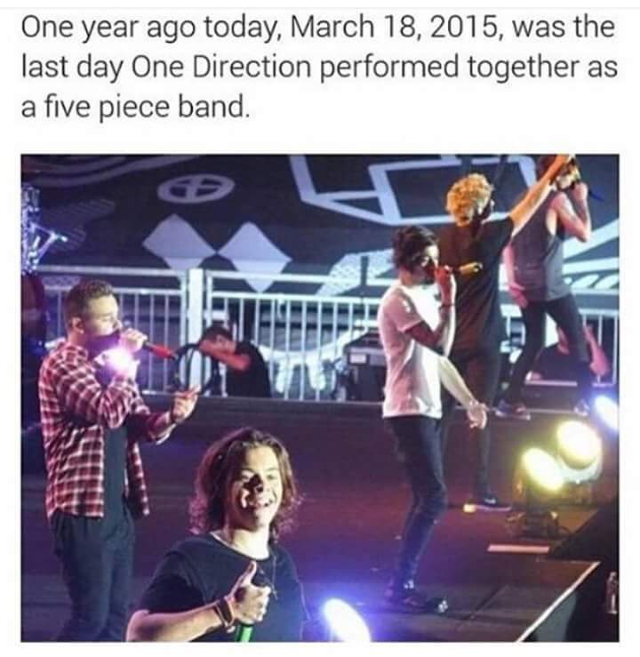 sdmgiveaways7's tweet photo. Exactly a year ago today 😓💔

#BestFansArmy #Directioners #iHeartAwards https://t.co/2X0H91nftr