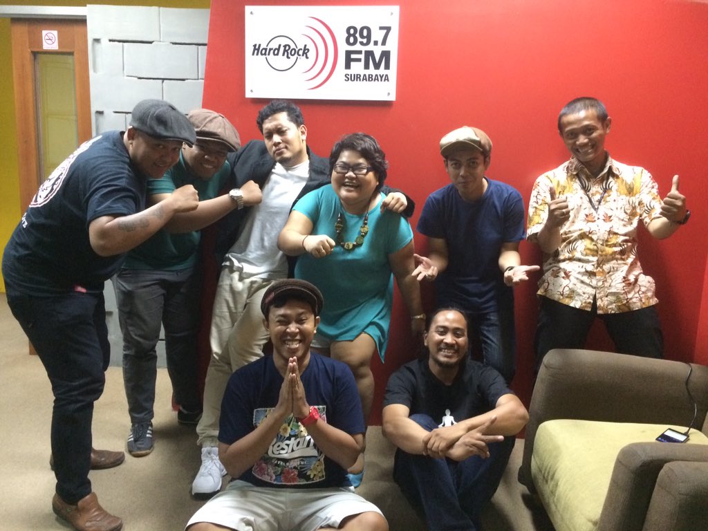 Keseruan #DnJLounge hari ini bareng <a href="/heavymonsterska/">HEAVY MONSTER</a> ngobrolin musik dan Surabaya #LocalHeroes
