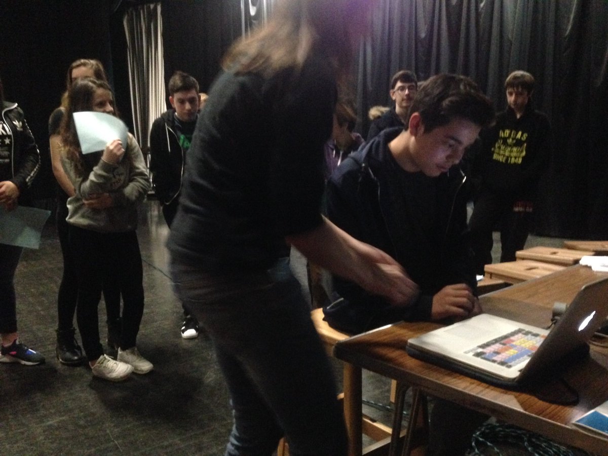 Elishac123's tweet photo. Helping in the @itvchanneltv workshop #DLD_JSY https://t.co/bMjvEtm28a