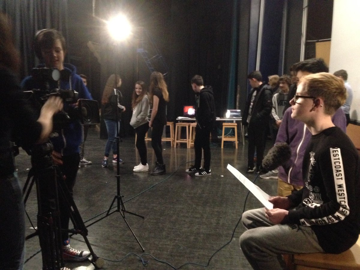 Elishac123's tweet photo. Helping in the @itvchanneltv workshop #DLD_JSY https://t.co/bMjvEtm28a