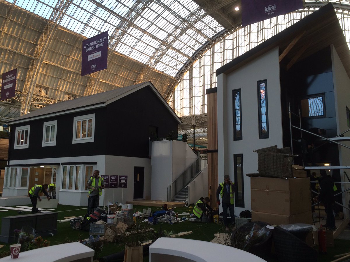 scselectricaluk's tweet photo. One very long week but totally worth it! Bed time for me 😴#IdealHomeShow #IHL2016 https://t.co/xhzILf8EgN