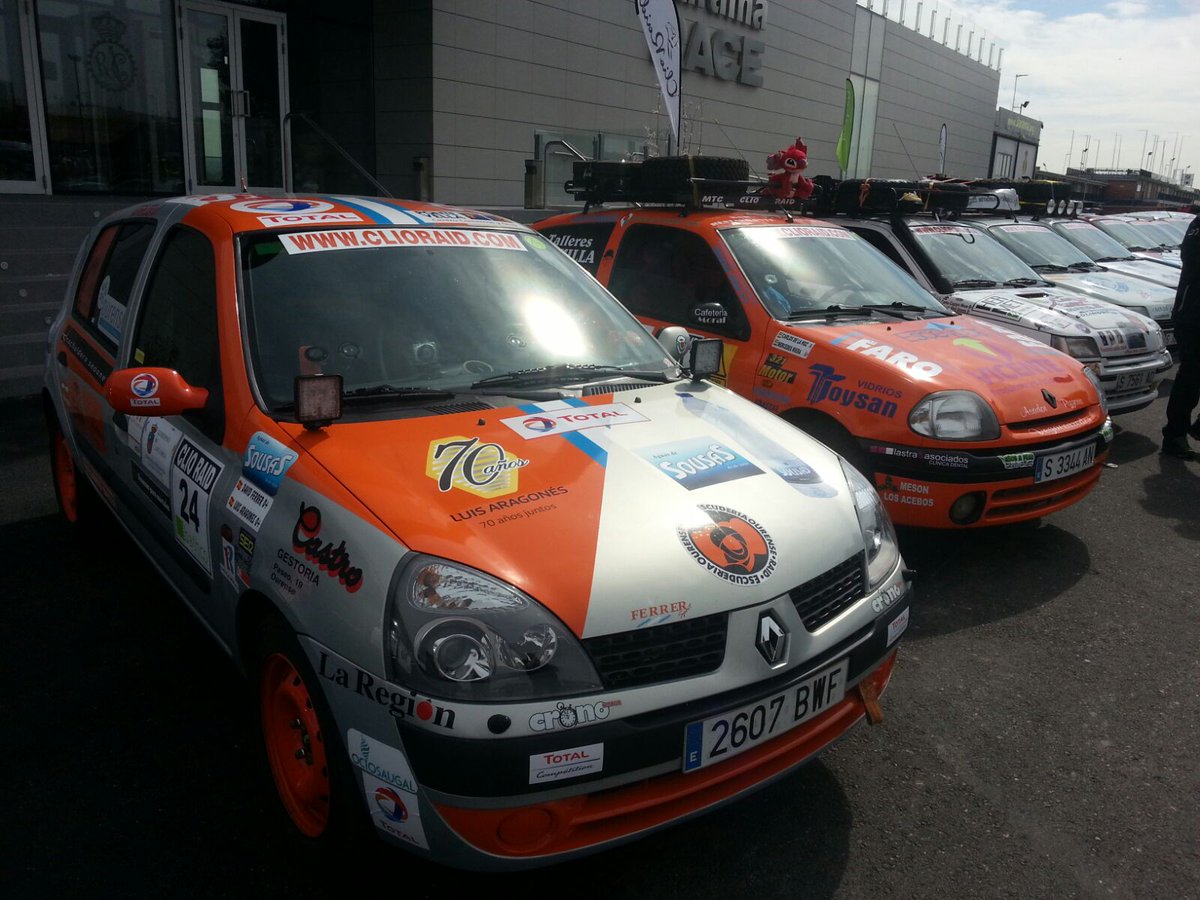 TheDDuran's tweet photo. Imágenes de la #ClioRaid que sale hoy desde el @CircuitoJarama_. Imágenes de @josearandadedio https://t.co/CP6t1qxaXV