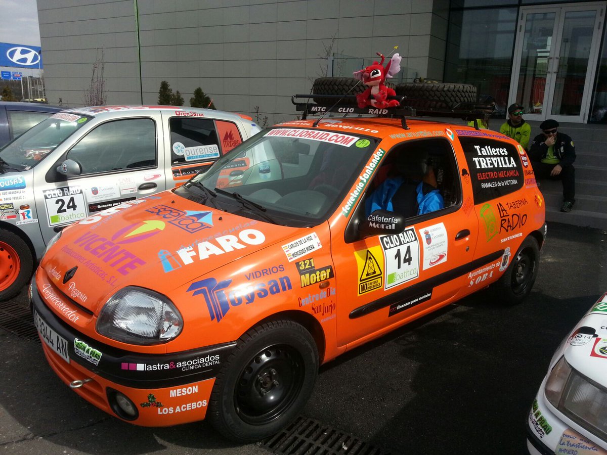 TheDDuran's tweet photo. Imágenes de la #ClioRaid que sale hoy desde el @CircuitoJarama_. Imágenes de @josearandadedio https://t.co/CP6t1qxaXV