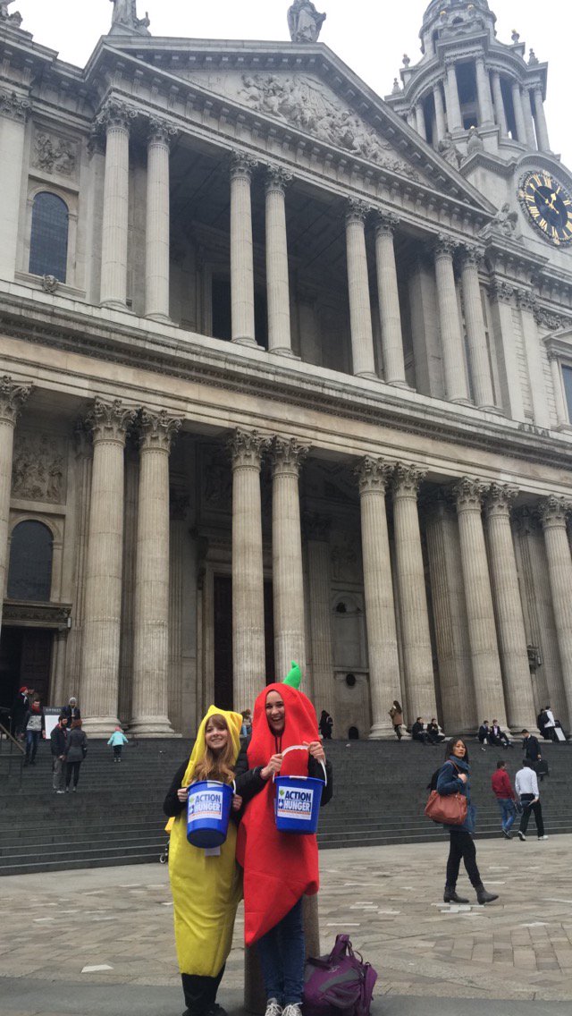 ShanzyMillard's tweet photo. Great day in London for raising money as a chilli and a banana 🌶🍌 #StudentsAgainstHunger @ACF_UK @laurasantori https://t.co/WBtSSBqyV4