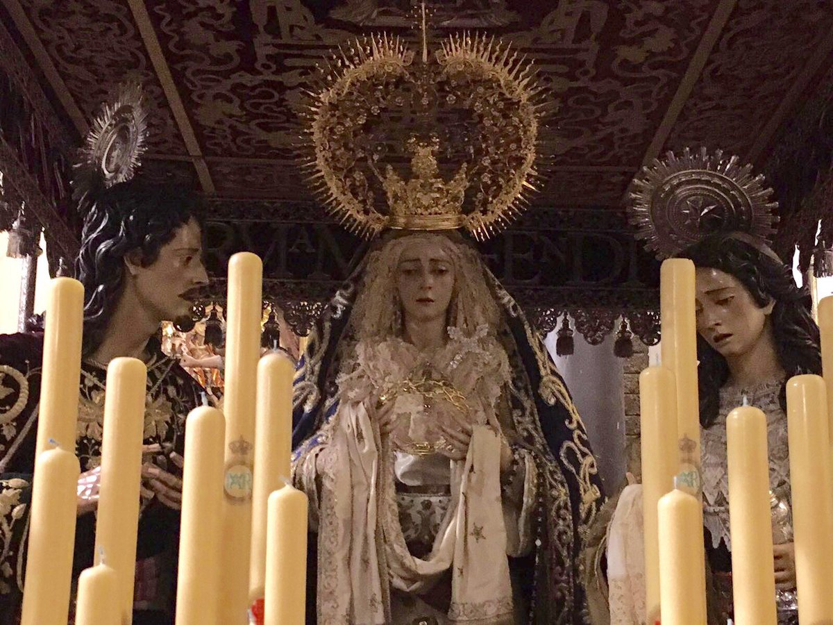 H_SantoSepulcro's tweet photo. Viernes de Dolores | #Evangelio «¿Por cuál de esas obras queréis apedrearme?» (Jn 10,31-42) https://t.co/780pNvQog2 https://t.co/eeKpqymKM0