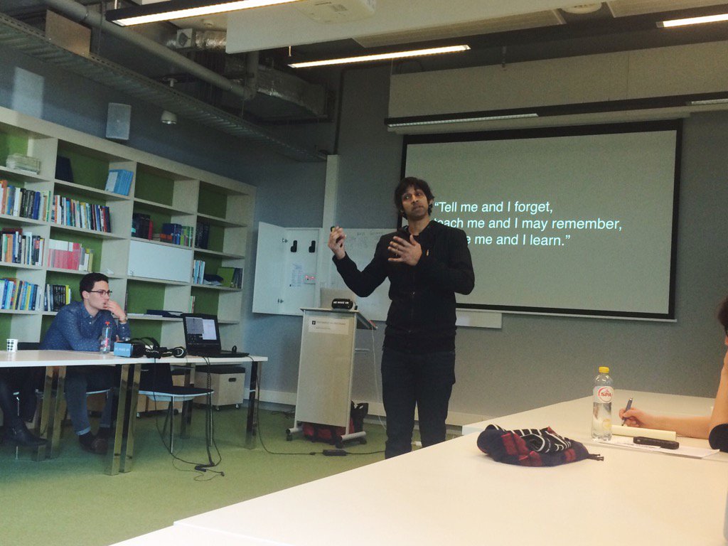 stephani_pio's tweet image. "VR is technology that allows you to experience a different world". Great guest lecture yesterday! @wemakevr @uvagsc