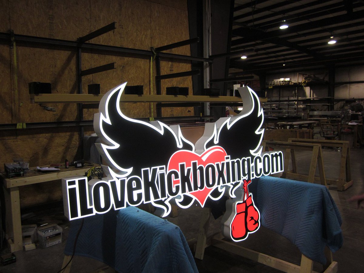 SignFabInc's tweet photo. Our #FeaturedSign is from Mr. Sign of Lakewood, NJ! #ChannelLetters #ContourChannelLogo https://t.co/KdQLKWcl3b