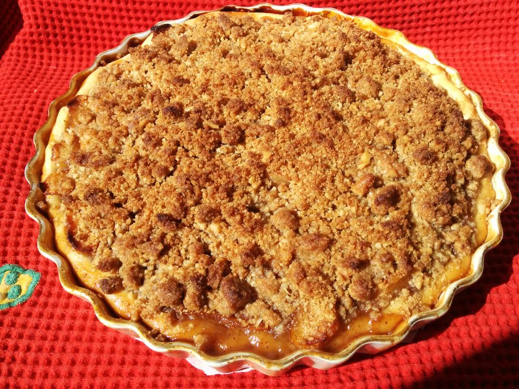 chloetuc's tweet photo. @OutlanderKitchn Tryon's Humble Crumble, colding for tonight, a perfect tasty happy ending for an Outlanders dinner. https://t.co/bk2ieRLcj7
