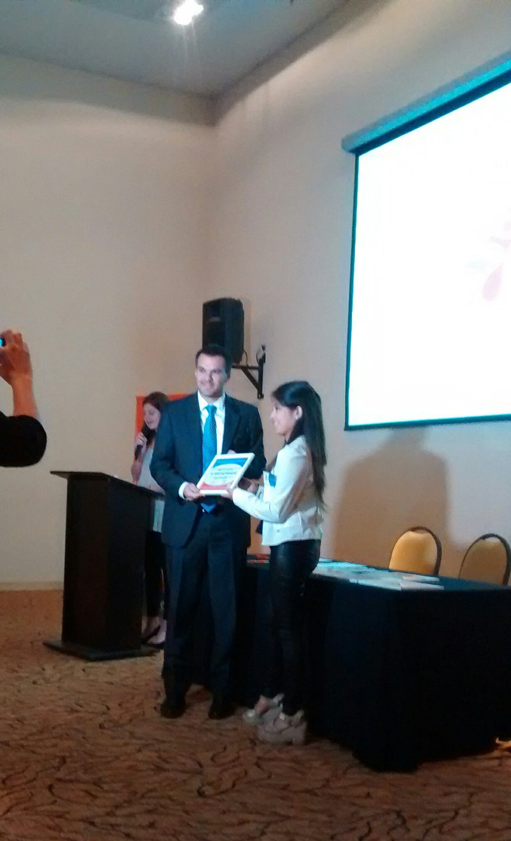 AvalosClelia's tweet photo. Trabajan #EmpoderandoAPares jóvenes voluntarios d @oajnusalta Hoy anuncian proyectos2016 Excelente! @MdeGobierno https://t.co/vMTD001XUH