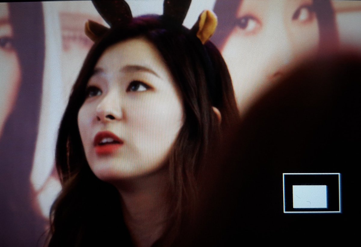 _bananamilk__'s tweet photo. 160318 여의도 팬싸인회 #레드벨벳 #슬기 https://t.co/qOojlXrFwH