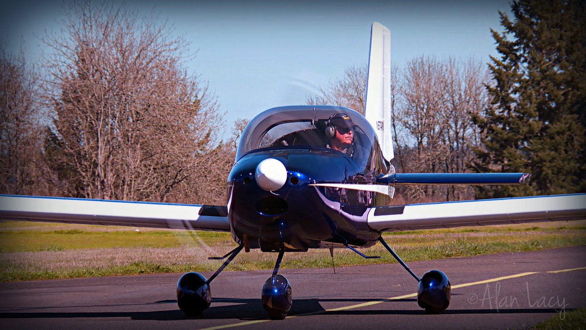 AlanP_Lacy's tweet photo. A day of sun, a day of fun. #eaa #vansaircraft #rv12 #aviation #aopa #experimentalaviation #kitplanes https://t.co/heFD92caJc