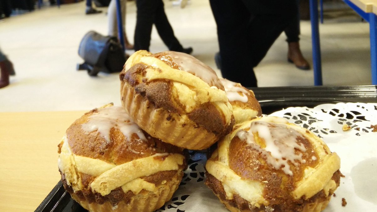 ArteveldeCOM's tweet image. De #praktijkcases @ArteveldehsGent afronden: daar hoort #gebak bij!