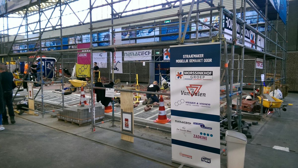 morssgroep's tweet photo. Morssinkhof Groep sponsort de finales van #SkillsHeroes bij het onderdeel #straatmaker. Vakmensen in opleiding! https://t.co/rbofkipOKt
