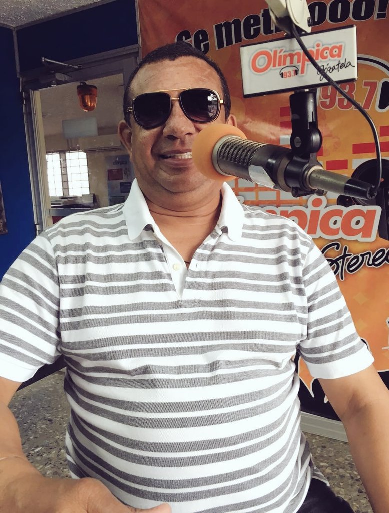 Figura excelsa de nuestro folclor vallenato y quien hace parte de nuestro equipo ganador. 
El es <a href="/AlvaroTripleA/">AlvaroAlcidesAlvarez</a> !