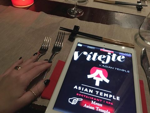 LCAPRG's tweet image. ipad menu v Asian Temple . Místo si ale raději rezervujte dopředu. asiantemple.cz/rezervace/?lan…