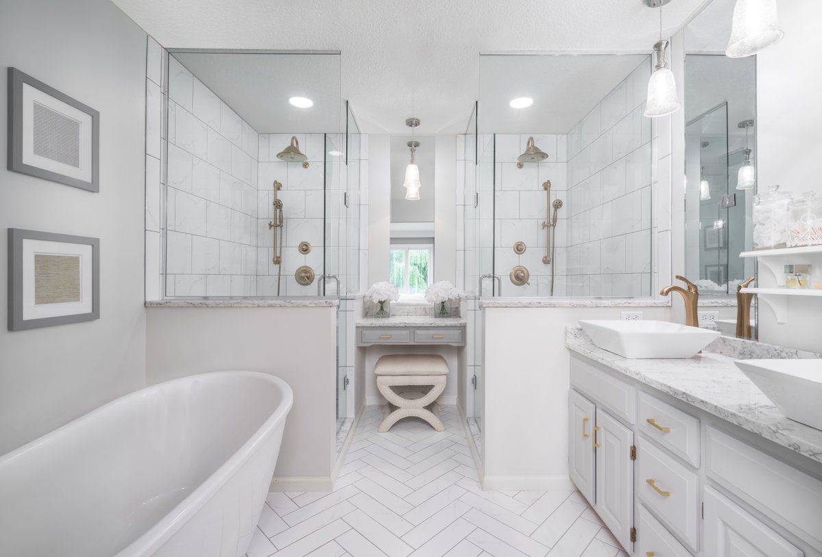 drewgrayphoto's tweet photo. I had the pleasure of #photographing this awesome #master #bath last year!  Love the #simple #freestanding #tub https://t.co/X1Nd49tBEh