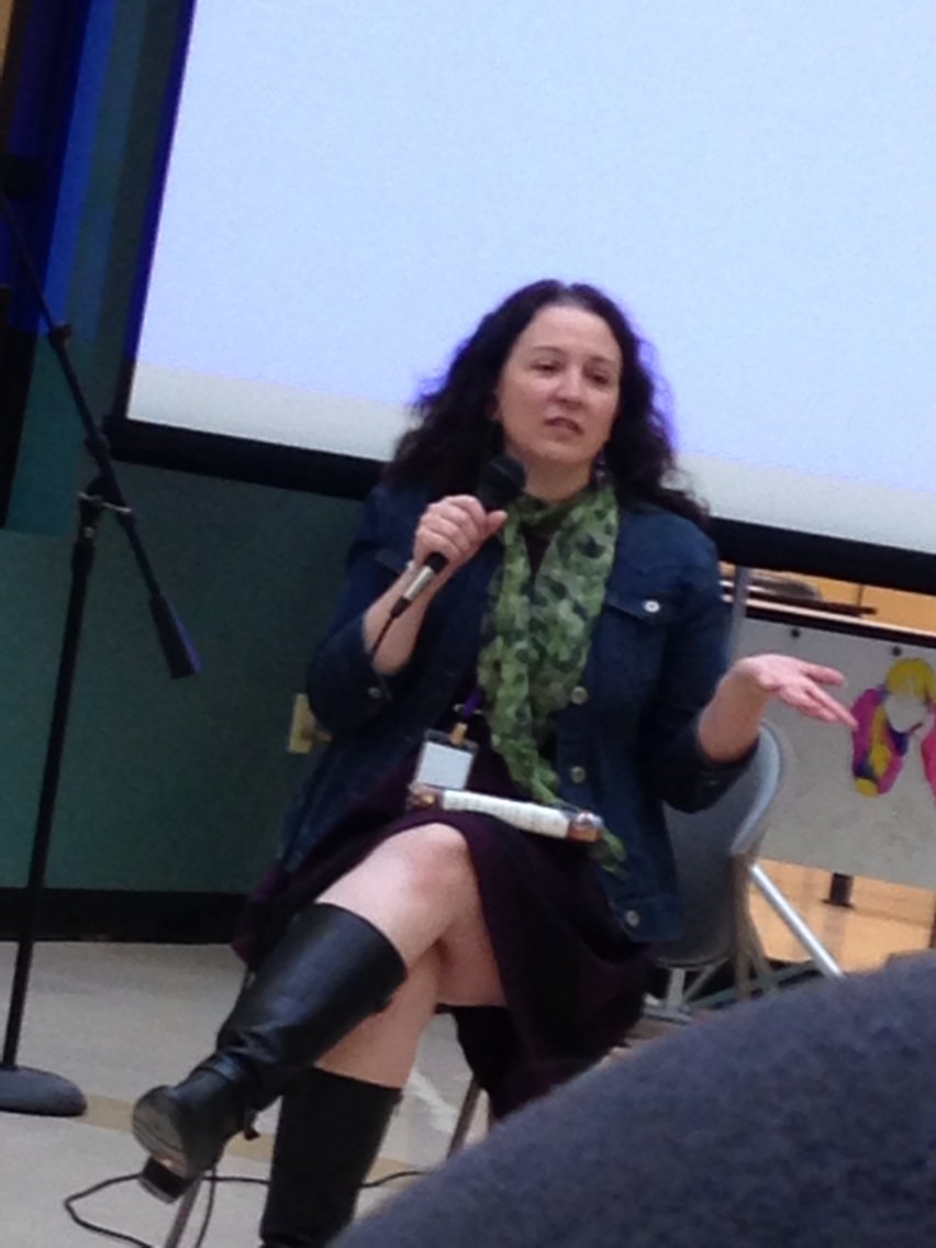 LkwdSchools's tweet photo. Author @kimberley_burge speaks to @Lkwd_LHS students about South African Born Frees, born post-apartheid. https://t.co/3965v6dHWU