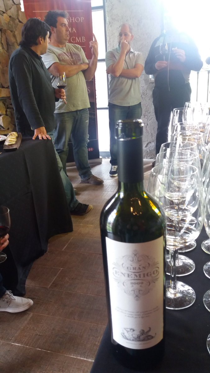 JulioYorlano's tweet photo. @GabyMascolo mira con quien estamos... @alevigilmalbec https://t.co/uKtNyiOykq