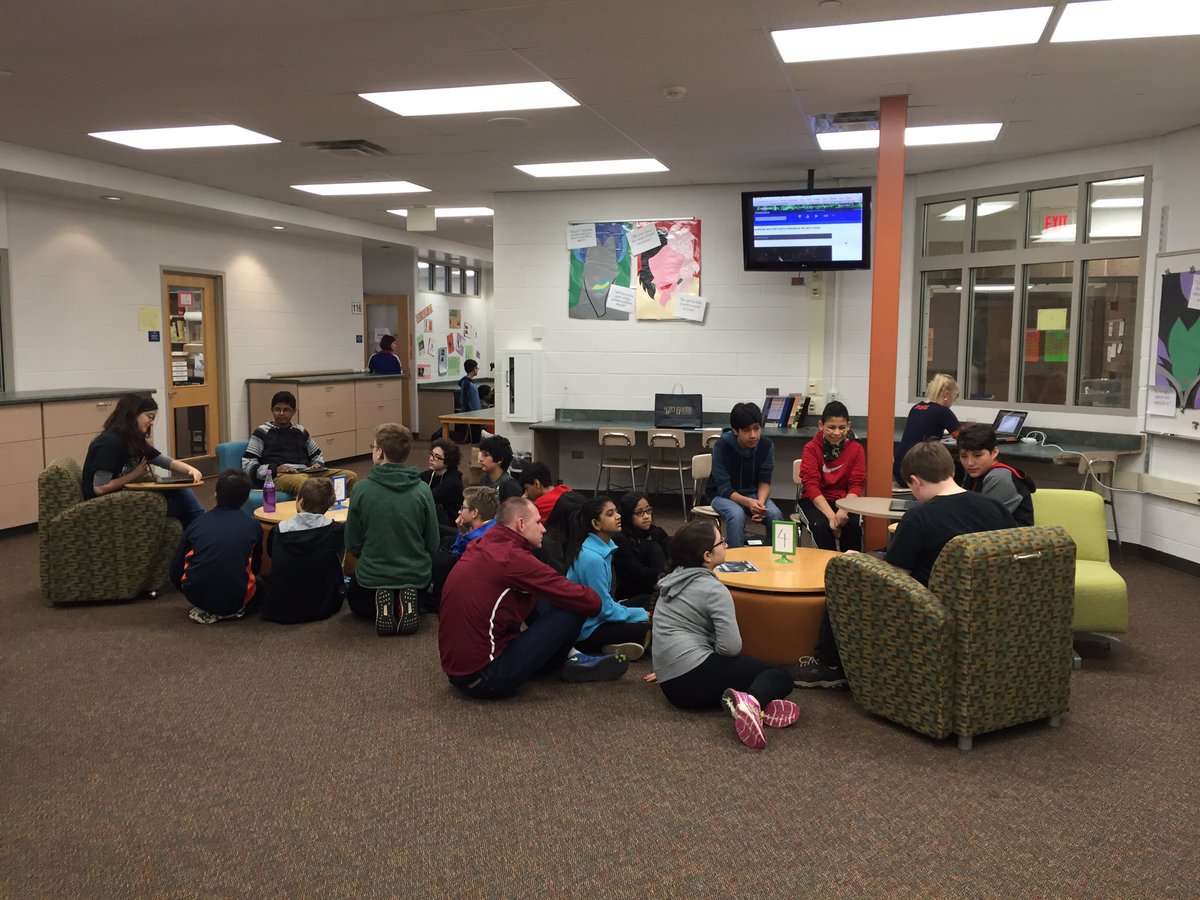 LorchFJHS's tweet photo. Joining together French and Spanish classes to share our children's stories in the LRC! @techysenoritab #langchat https://t.co/YsGrr7Spvs