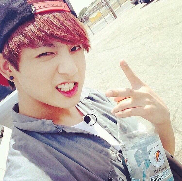 manne328's tweet photo. 作ったばっかりの垢です！
グクよりのマンネライン✋
#BTS好きな人と猛烈に絡みたいのでこれを見た人はRTしてください https://t.co/kfrrtYLfu1