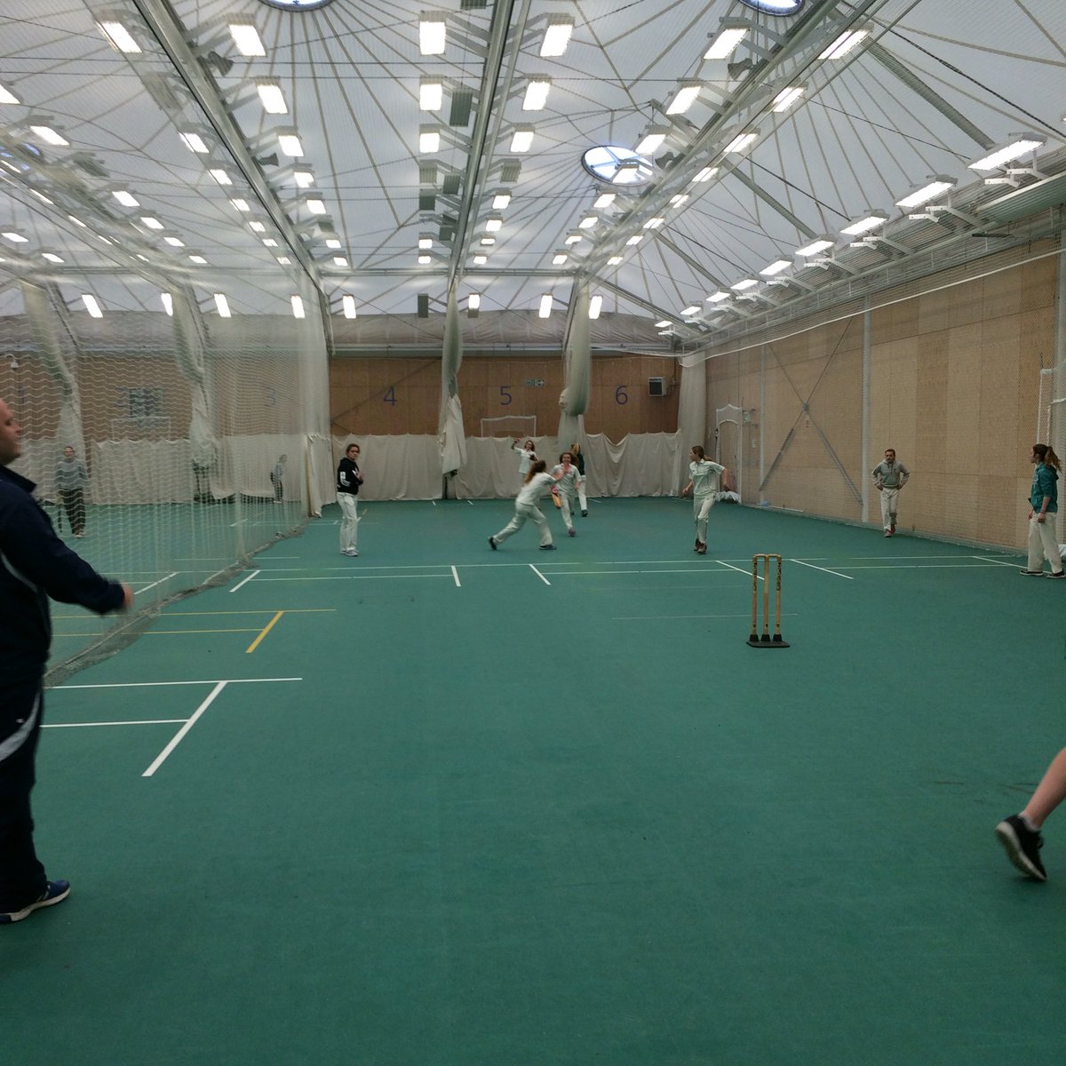 HampshireCB's tweet photo. "@eggarspe: 105 scored v @PerinsSport in the 1st game https://t.co/lhHUCQcQCa" #LadyTaverners u15 comp @AgBowlIndoorSch with @LordsTaverners