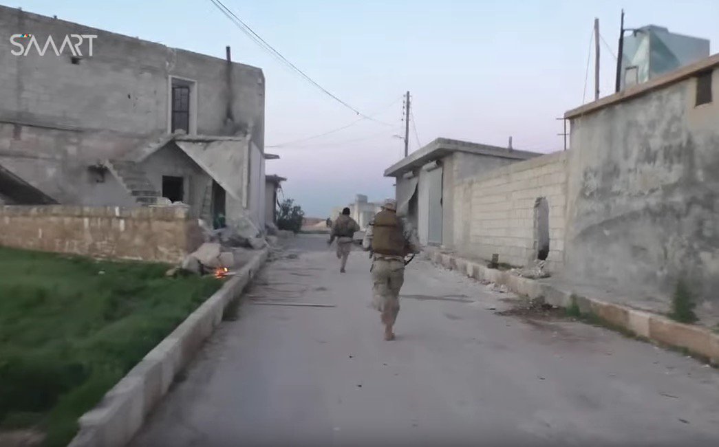 JulianRoepcke's tweet photo. #Footage
#Doudyan after the recapture by the #FSA from #ISIS terrorists.
https://t.co/3O8pWsyGw6
#Aleppo #Syria https://t.co/DWzHq4N3Yj