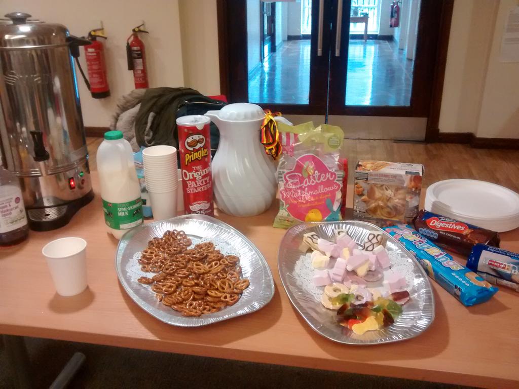 GermSocLeeds's tweet photo. Last Kaffee und Kuchen! Come up for some food and a chat! :) LG x https://t.co/KVFe6hlQor