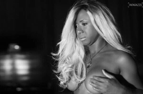 bicmuller's tweet image. Esse é o olhar de quem tem que passar metade no débito e metade no crédito