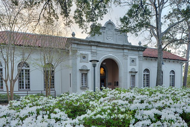 Houstorian's tweet photo. Today in 1926, the Heights Library is dedicated. @HoustonHeights @HoustonLibrary https://t.co/aNrIU6QK4f
