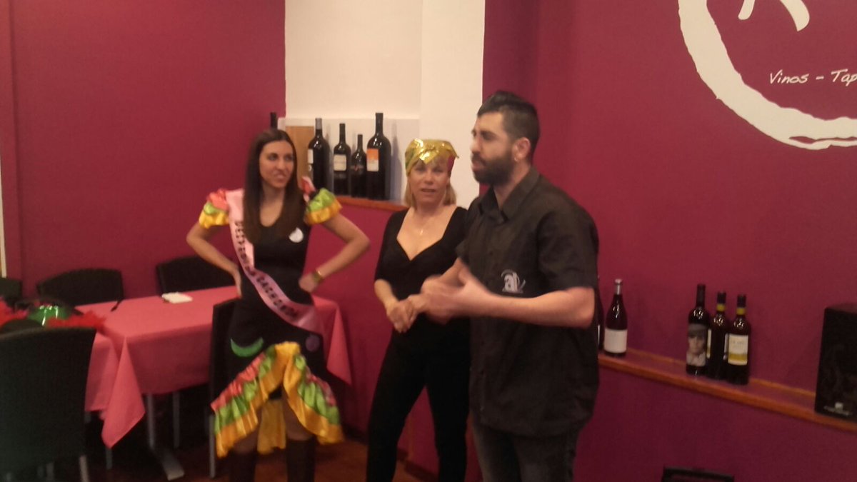 la despedida de soltera de Irene.  mucho baile. juegos y diversión en estado puro. animacionloca.com