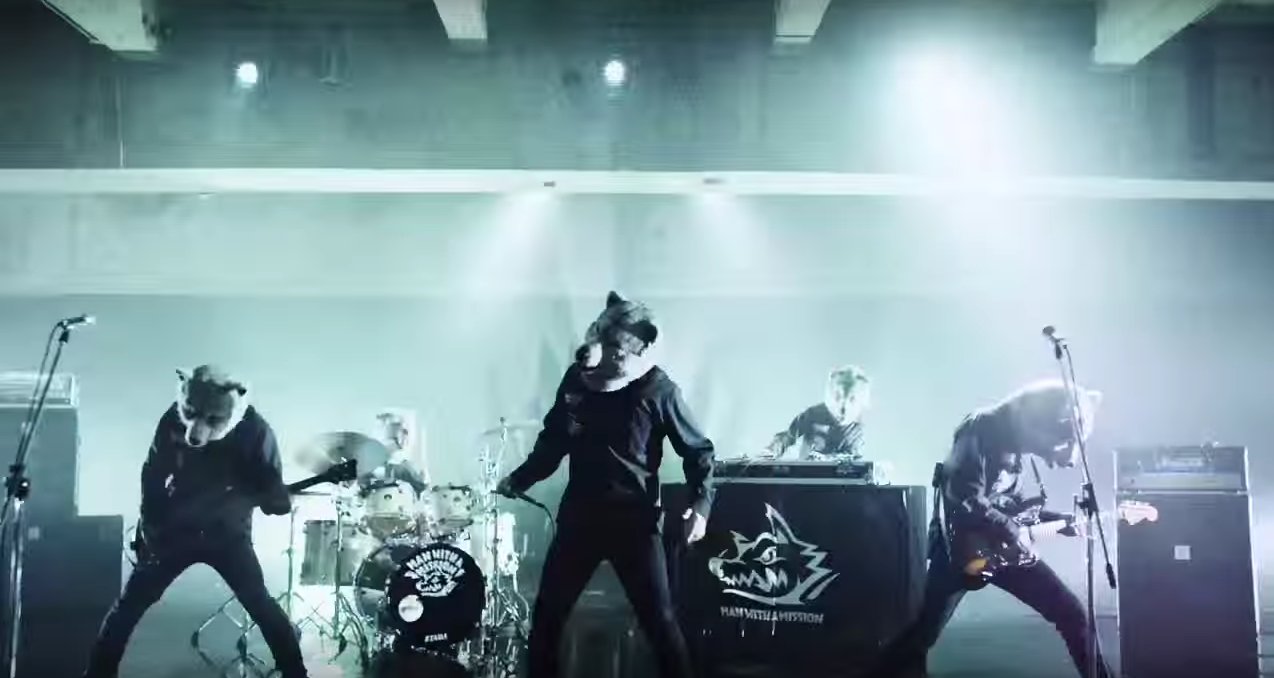 Pv Sound Apartment Man With A Mission マン ウィズ ア ミッション Dive 映画 新宿スワン の主題歌 Pvは 映画で主演の綾野剛が出演していて マンウィズのバンドパフォ T Co Uvqjfvwshu T